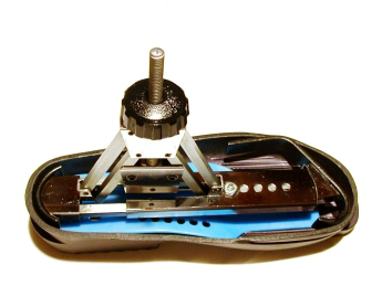 hydraulic ski boot stretcher